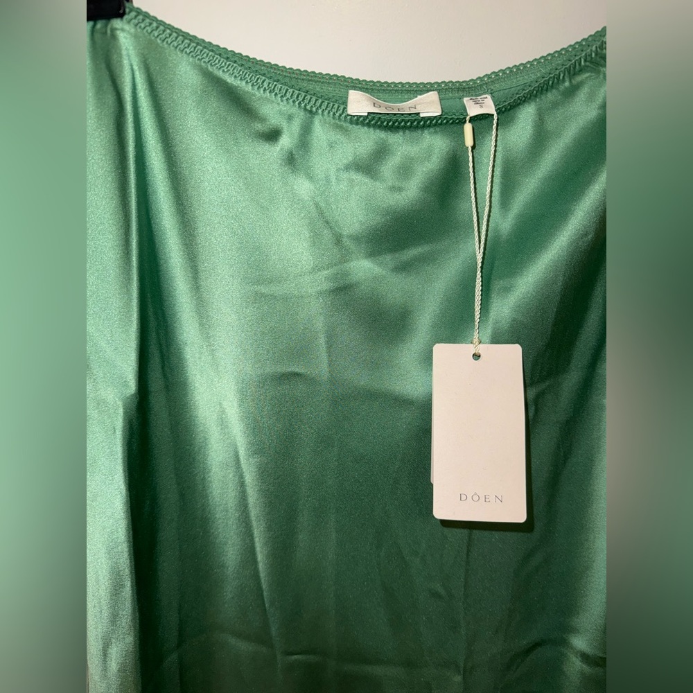 Doen Elowena Silk Skirt, S, Peridot - Picture 9 of 13